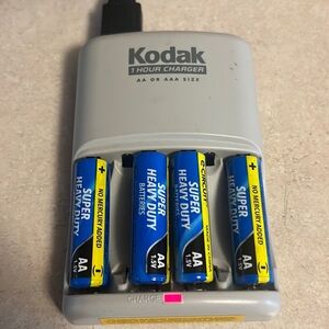 KODAK K6100 NiMH 1 HOUR AA AAA BATTERY CHARGER batteries not included